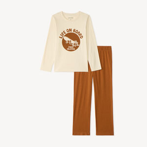 Conjunto de pijama de 2 piezas con estampado de patineta para niño. 