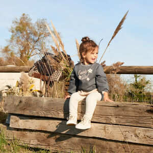 Sudadera 2 en 1 de felpa bordada para niña. 