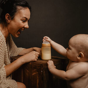 Biberon en silicone Colour Essence Moutarde 240 ml 