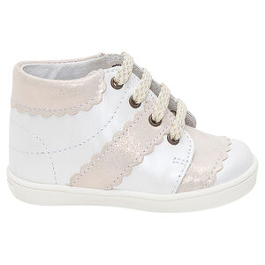 Botines de cuero efecto nacarado con apliques de festón brillantes  Main Botines de cuero efecto nacarado con apliques de festón brillantes