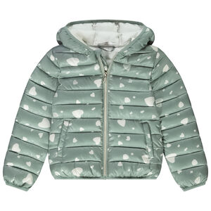 Plumífero ligero con capucha y estampado de corazones para niña 