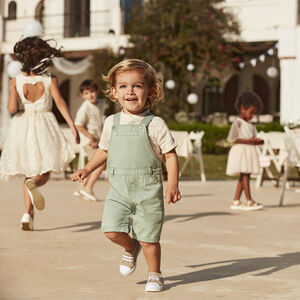 *Pantalón corto de tela para bebé niño* 