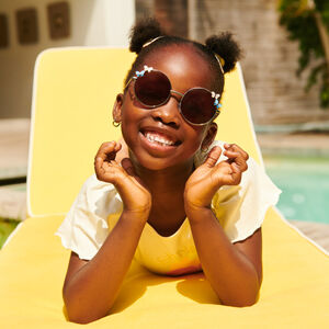 Gafas de sol redondas con mariposa de fantasía para niña 