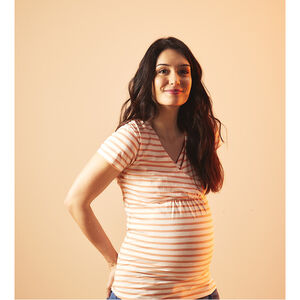 Camiseta de embarazo y lactancia de manga corta a rayas 