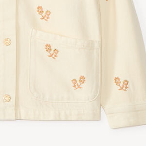 Chaqueta de mezclilla para niña con bordados de flores 
