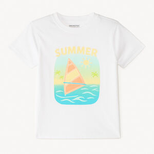 Camiseta de manga corta lisa con estampado veraniego para niño. 