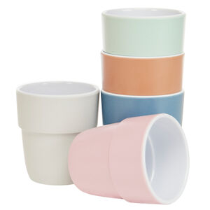 Vaso de melamina con motivo de corazones rosa 