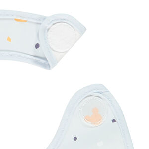 Babero plastificado con cierre de velcro Mickey Disney 