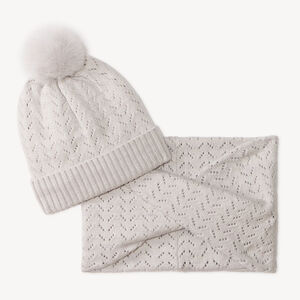 Conjunto de gorro y bufanda para niña 