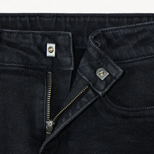 Vaqueros de denim forrados con etiqueta decorativa para niño 