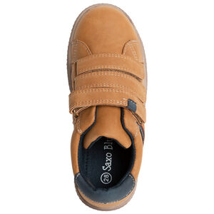 Zapatillas bajas camel con 3 tiras de velcro para niño. 