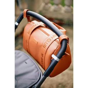 Bolso cambiador Mommy Club Signature de cuero vegano marrón 