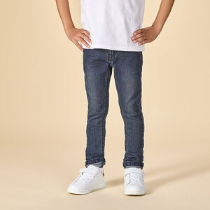 Jeans slim efecto lavado para niño.  Main Jeans slim efecto lavado para niño.