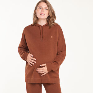 Sudadera de embarazo de punto con bordado de corazón. 