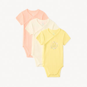 Lote de 3 bodies de canalé con mangas cortas de Winnie Disney para bebé niña 