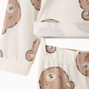 Pijama de 2 piezas con estampado de ositos para bebé y acabados diferentes según la edad 