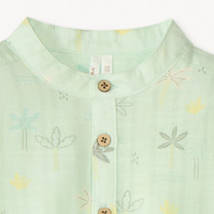 Camisa de manga corta con cuello mao y estampado de sabana para bebé niño 