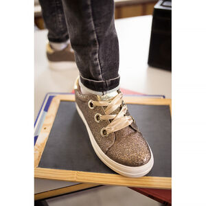 Deportivas bajas con lentejuelas y cordones satinados Main Deportivas bajas con lentejuelas y cordones satinados