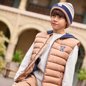 Gorro de punto acanalado con rayas para niño 