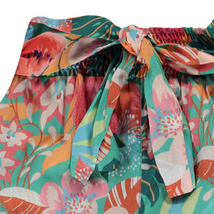 Pantalón pantacourt fluido estilo sarouel con estampado floral para niña 