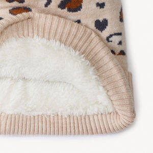 Gorro de punto con forro de sherpa estampado fantasía para niña 