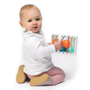 Cube de manipulation avec balles 