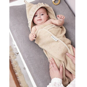 Capa de baño con volante Terry Sand 