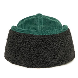 Gorra de niño de terciopelo con forro de sherpa. 