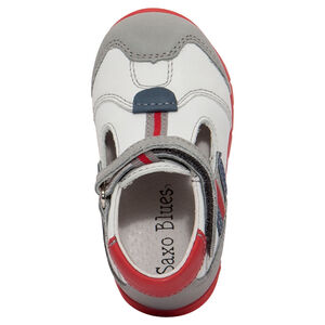 Merceditas de cuero con remaches que contrastan 