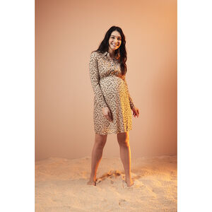 Vestido de embarazo fluido con estampado floral 