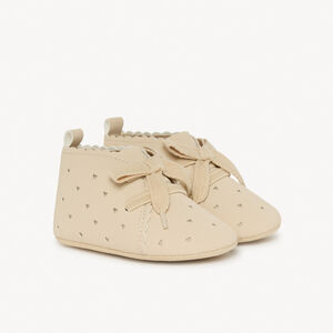 Bottillons fantaisie beige à lacets élastique pour bébé fille  Main Bottillons fantaisie beige à lacets élastique pour bébé fille