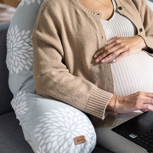 Cojín de lactancia Big Flopsy con funda de jersey Flower gris 