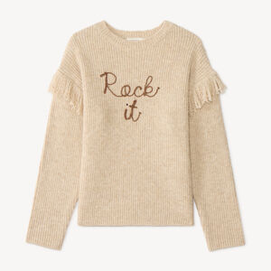 Jersey de chica con flecos y letras en cordón. 