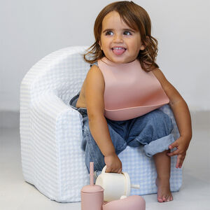 Babero silicona con bolsillo recogealimentos +6M rosa 