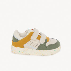 Zapatillas bajas con paneles niño. 