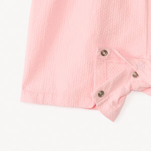 Combinación corta efecto gofrado para niña. 