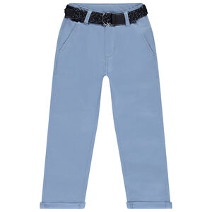 Pantalón chino liso con cinturón trenzado para niño 