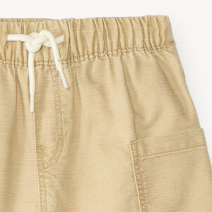 Bermudas lisas con bolsillos de carpintero para niño 