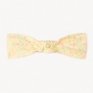 Diadema anudado con estampado floral para niña. 