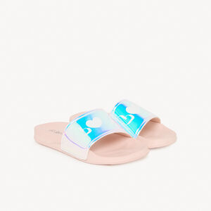 Mules con correa iridiscente y estampado Love para niña 