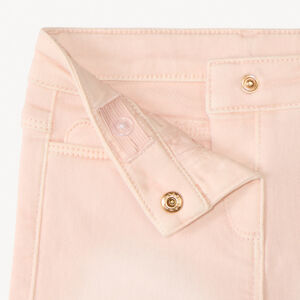 Short uni efecto denim con bolsillo corazón para bebé niña 