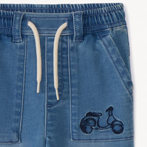 Pantalón cargo tipo vaquero con bordado de scooter para bebé niño 