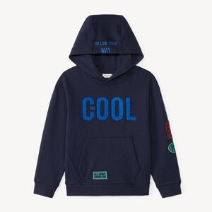 Sudadera con capucha para niño con bordado de felpa. 