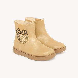 Botines de niña con cremallera y elásticos, con corazones de estampado de leopardo. 