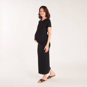 Robe longue à manches courtes en maille côtelée pour femme enceinte. 