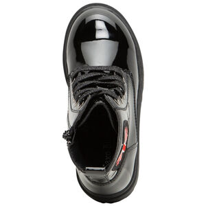 Botines negros de charol con parche de bandera para niña. 