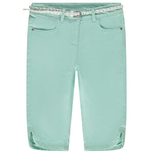 Pantacourt liso con cinturón trenzado para niña 