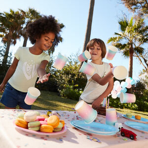 Camiseta de manga corta con estampado brillante para niña 