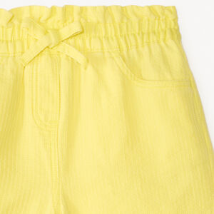 Short de tela en color sólido para niña. 