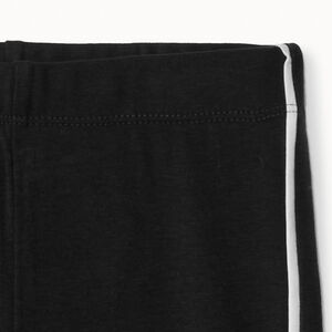 Lot de 2 caleçons cycliste unis pour fille   Main Lot de 2 caleçons cycliste unis pour fille